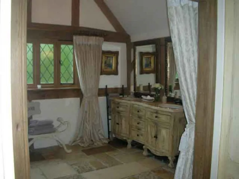 Bathroom at Characterful Radlett house, M267 (photo 9)