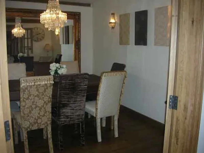 Dining room at Characterful Radlett house, M267 (photo 10)