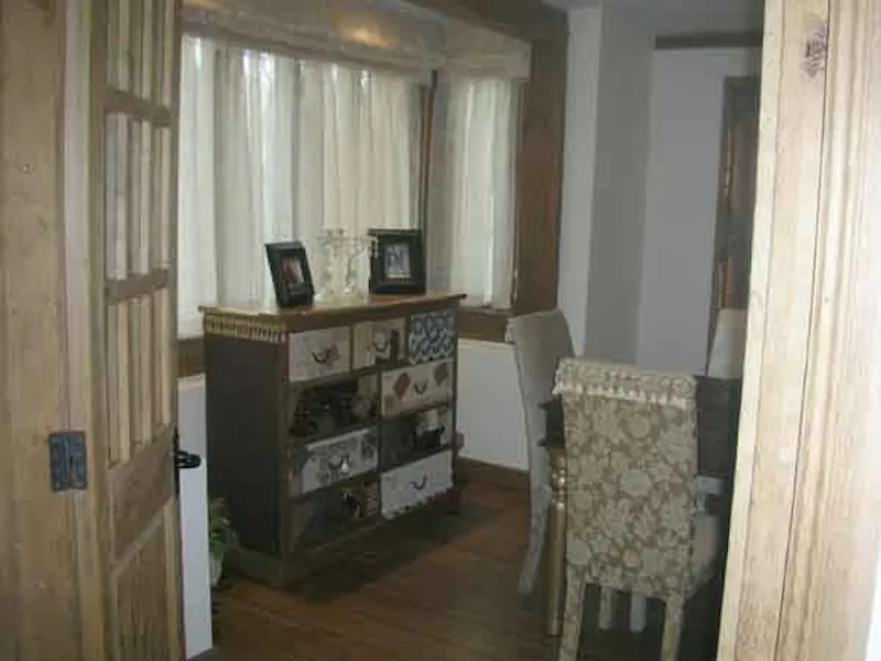Characterful Radlett house, M267 (photo 12)