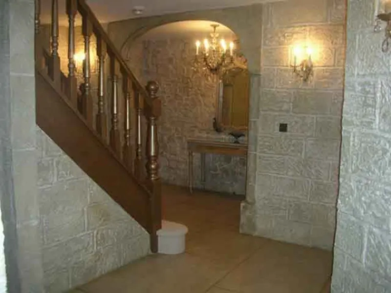 Characterful Radlett house, M267 (photo 15)