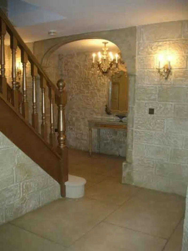 Characterful Radlett house, M267 (photo 16)