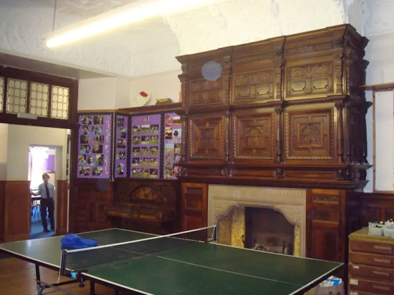Games room at Film location J52 in West Sussex (photo 4)