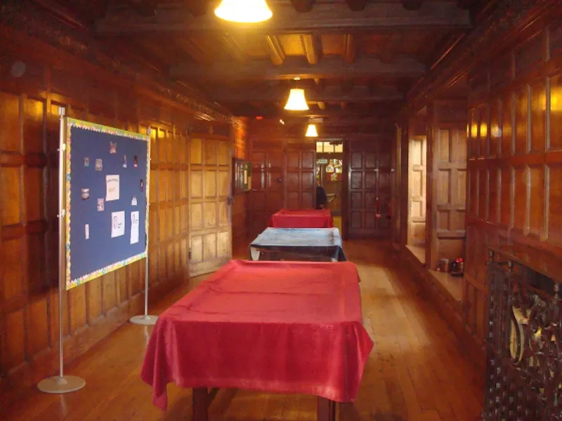 Corridor at Film location J52 in West Sussex (photo 7)