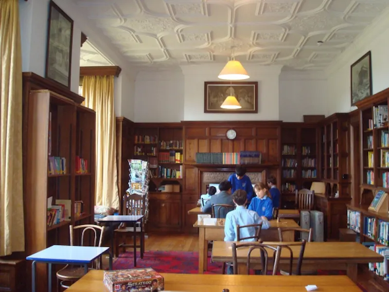 Library at Film location J52 in West Sussex (photo 9)
