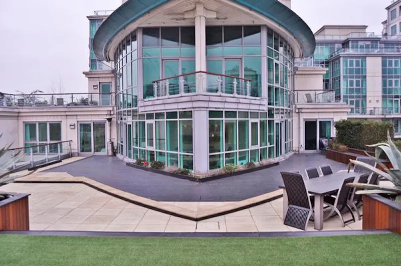 Balcony at Vauxhall riverside apartment , K176 (photo 1)