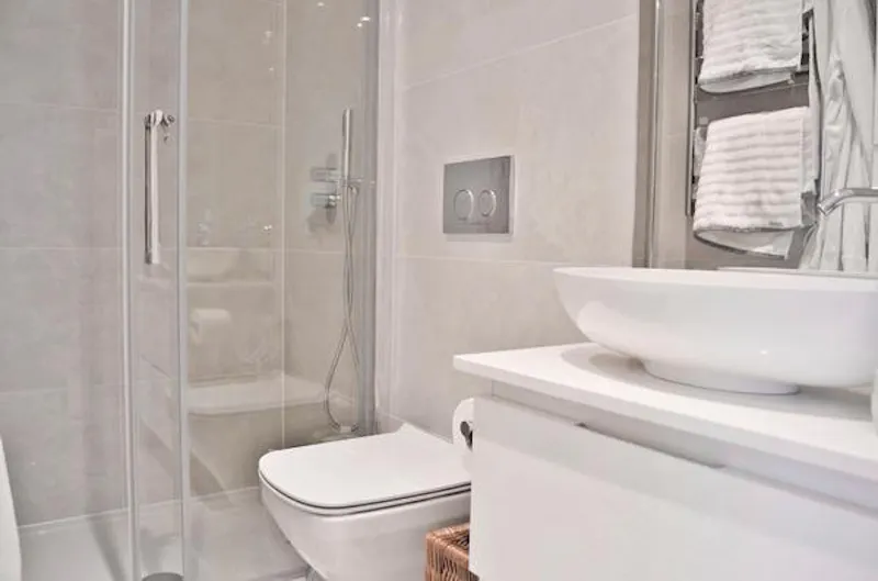 Vauxhall riverside apartment , K176 (photo 35)