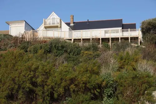 Large Folkestone beach house, D1999