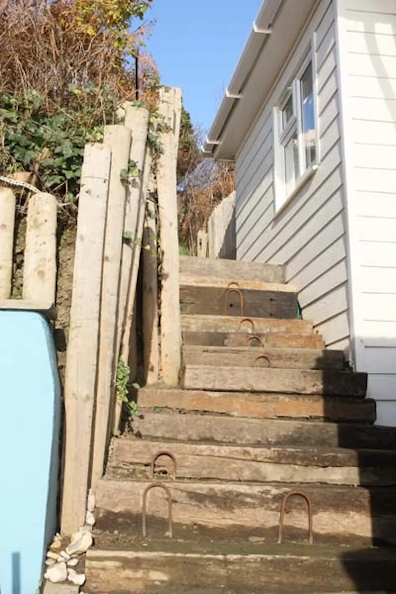 Staircase at Large Folkestone beach house, D1999 (photo 3)
