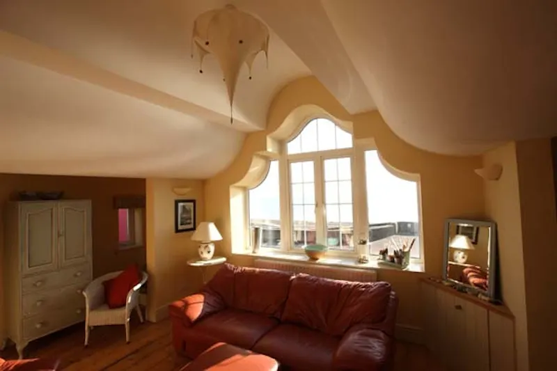 Living Room at Large Folkestone beach house, D1999 (photo 7)