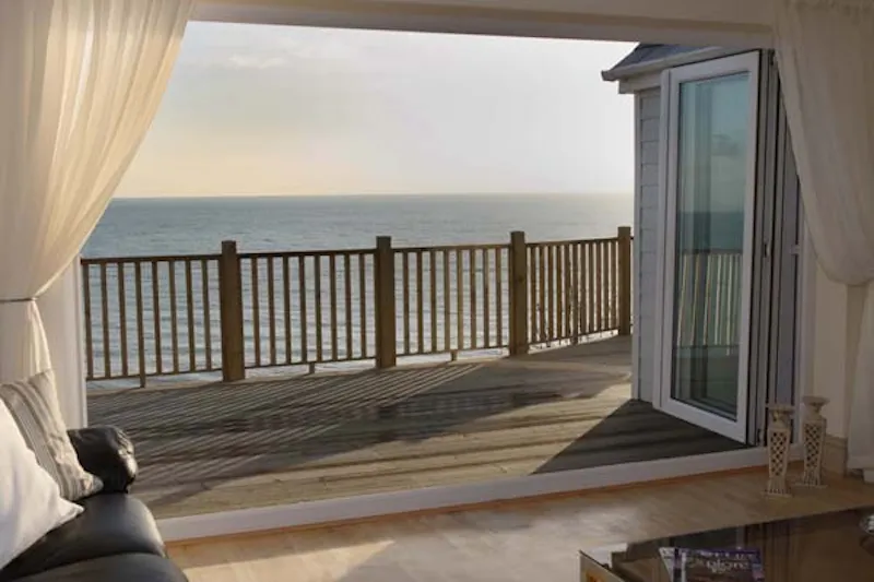 Large Folkestone beach house, D1999 (photo 25)