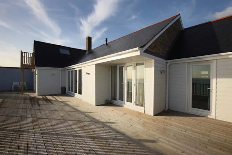 Large Folkestone beach house, D1999 (photo 26)