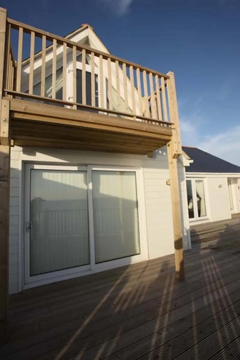 Large Folkestone beach house, D1999 (photo 28)