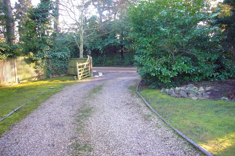 Driveway at Double-fronted Northwood home, D332 (photo 4)
