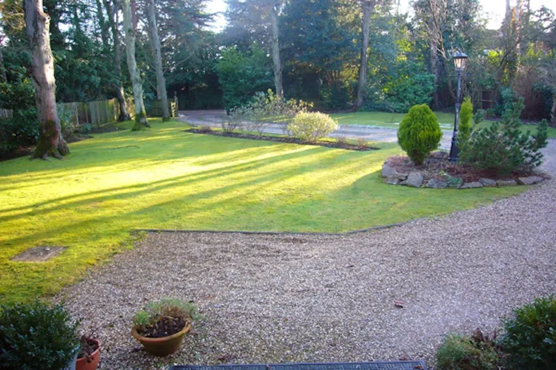 Garden at Double-fronted Northwood home, D332 (photo 21)