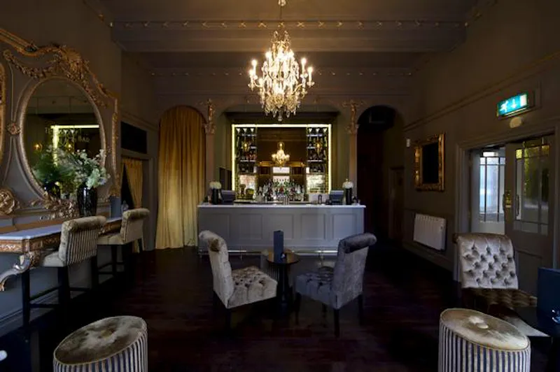 Bar at Grand Leicester Square theatre, P568 (photo 21)