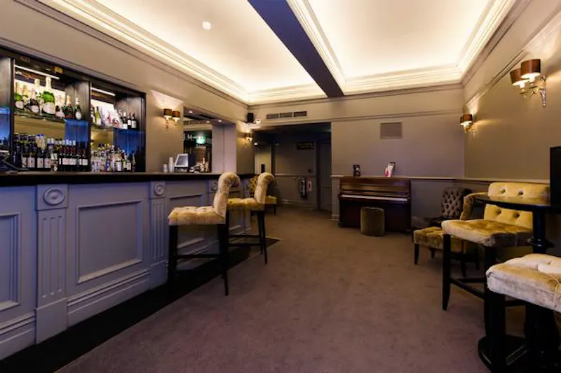 Bar at Grand Leicester Square theatre, P568 (photo 30)