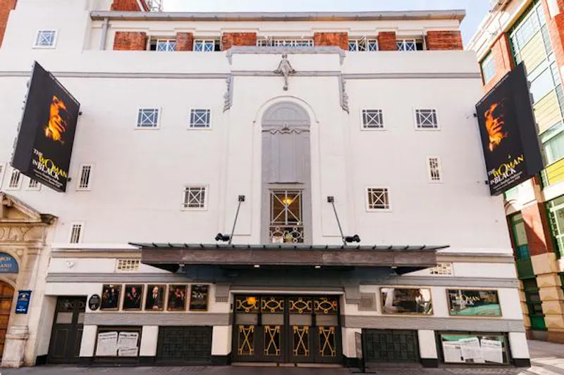 Italianate West End theatre, P570 (photo 17)