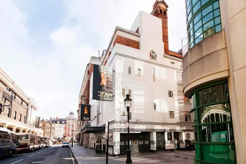 Italianate West End theatre, P570 (photo 18)