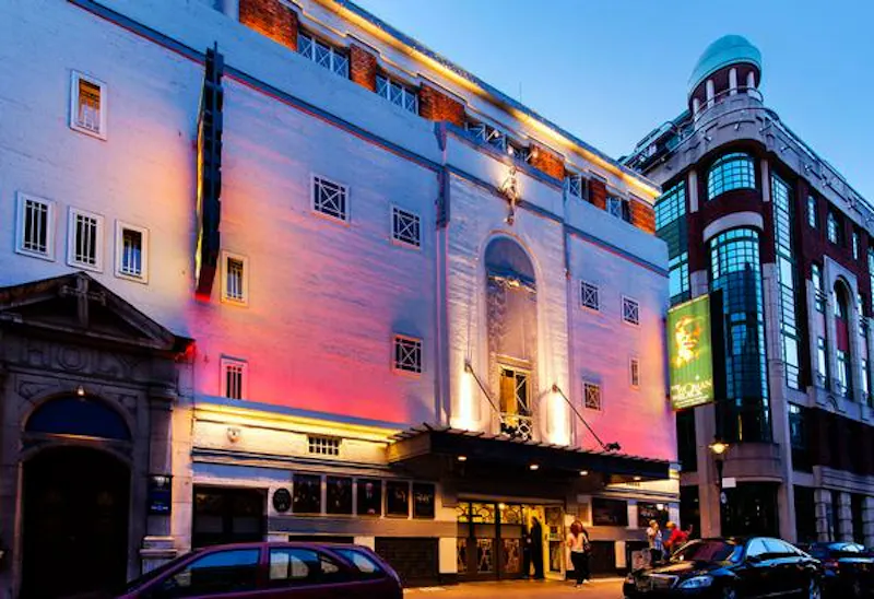 Italianate West End theatre, P570 (photo 21)
