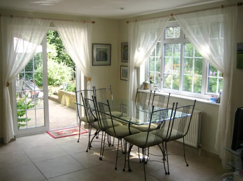 Dining room at Film location D1904 in London (photo 3)