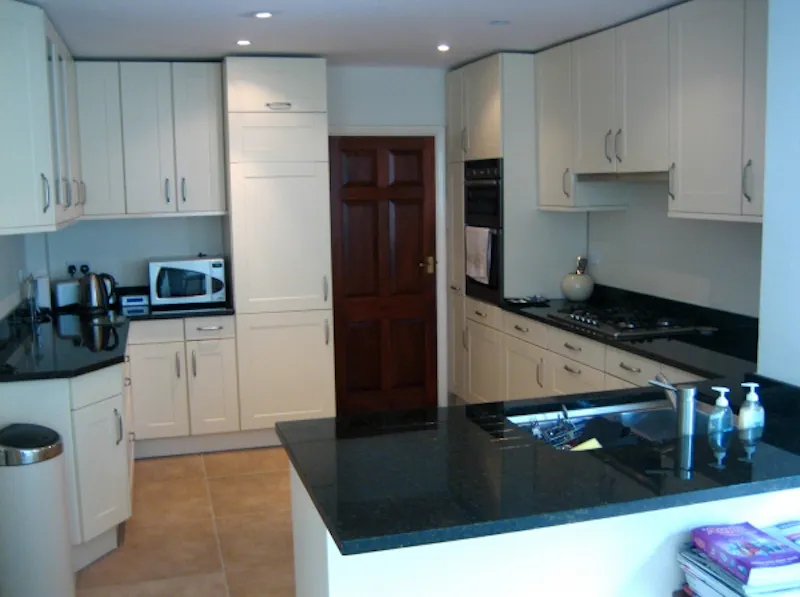 Kitchen at Film location D1904 in London (photo 5)