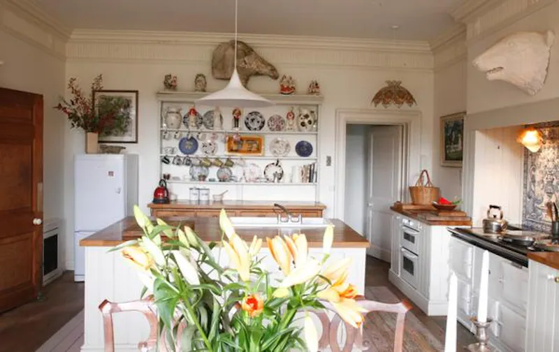 Kitchen island at Georgian manor in Cooksbridge, A1343 (photo 4)