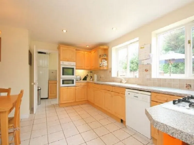 Kitchen at New Malden new build, D1996 (photo 3)