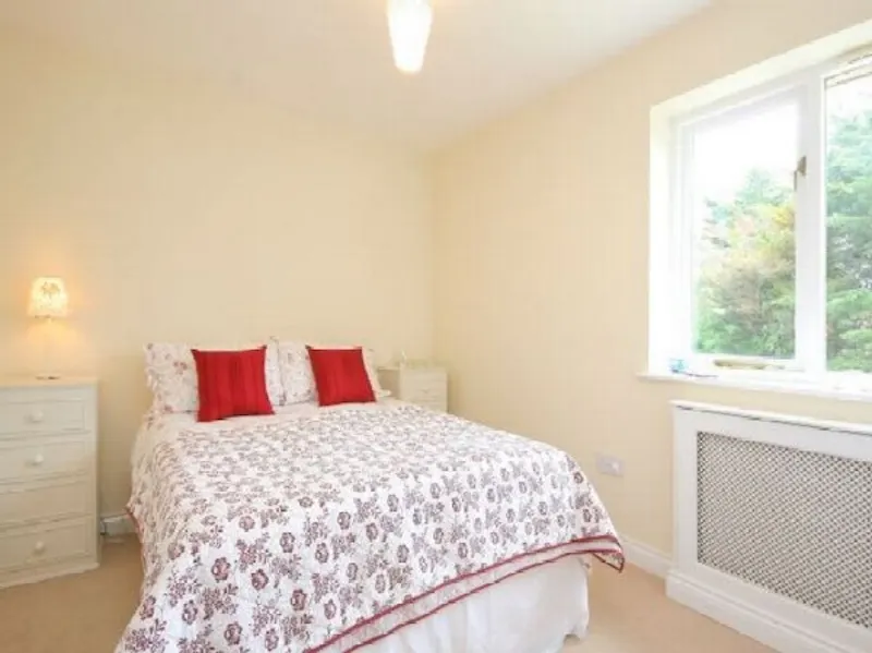 Bedroom at New Malden new build, D1996 (photo 5)