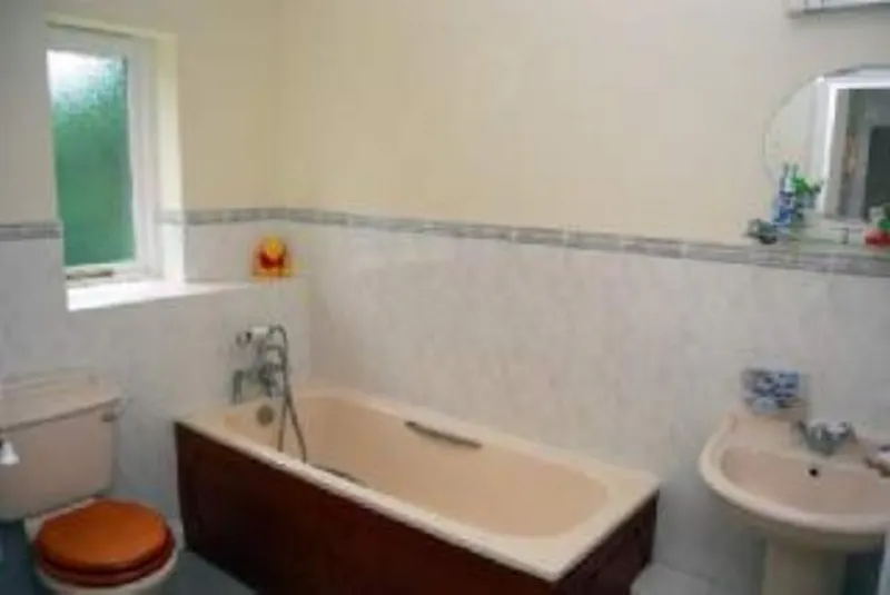 Bathroom at New Malden new build, D1996 (photo 7)