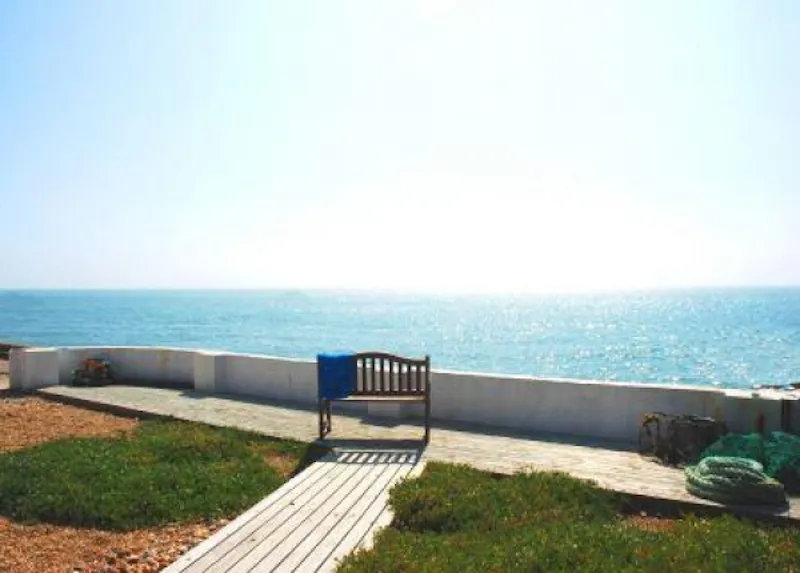 Garden at Selsey Beach House, C786 (photo 3)