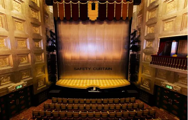 Art Deco theatre on the Strand, P574 (photo 3)