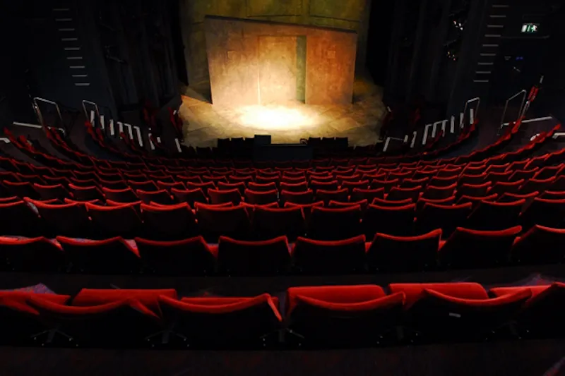 Stage at Modern Trafalgar Square theatre, P575 (photo 4)