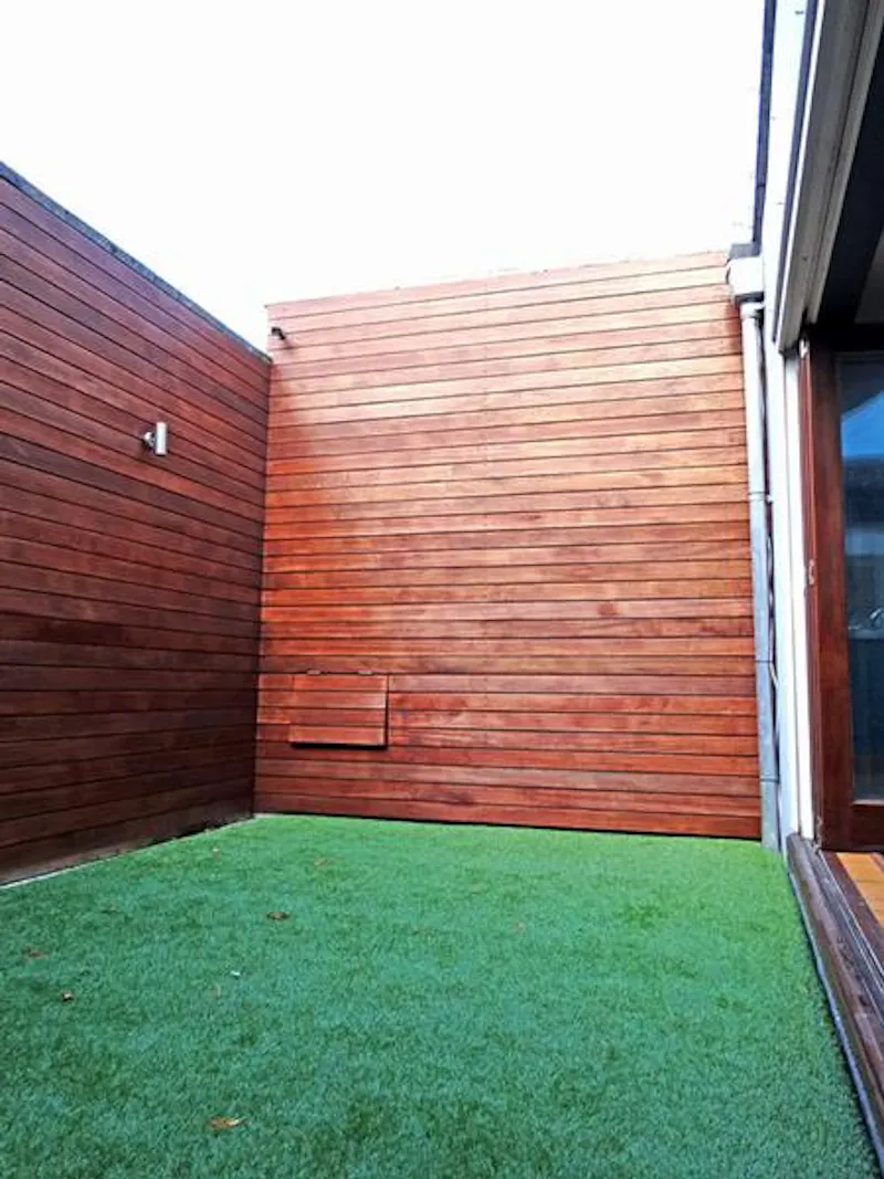 Garden at Funky Clapham house, K372 (photo 12)