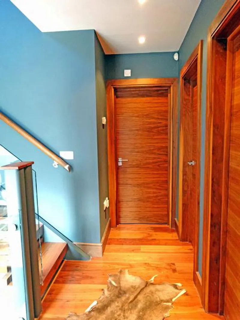 Entrance hall at Funky Clapham house, K372 (photo 34)