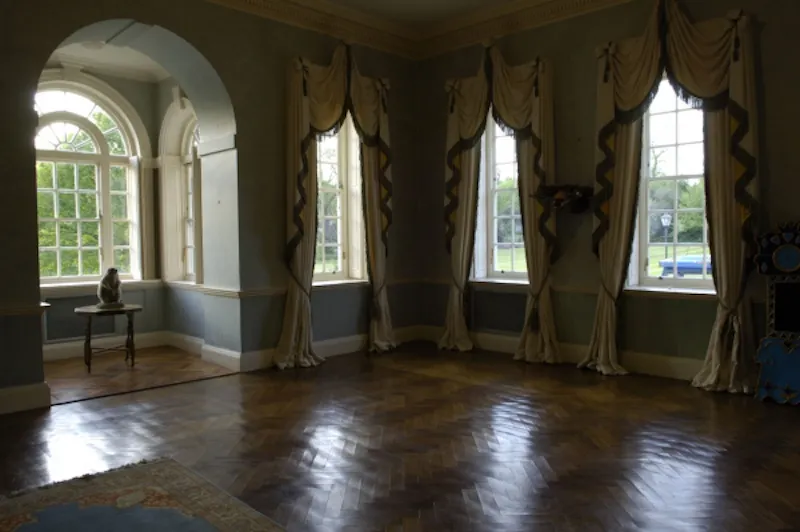 Ballroom at Extensive Heathfield estate, A1198 (photo 7)