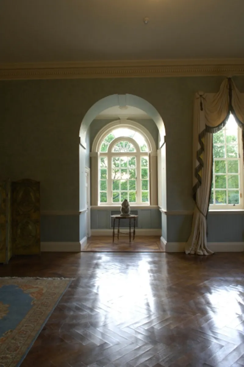 Extensive Heathfield estate, A1198 (photo 8)