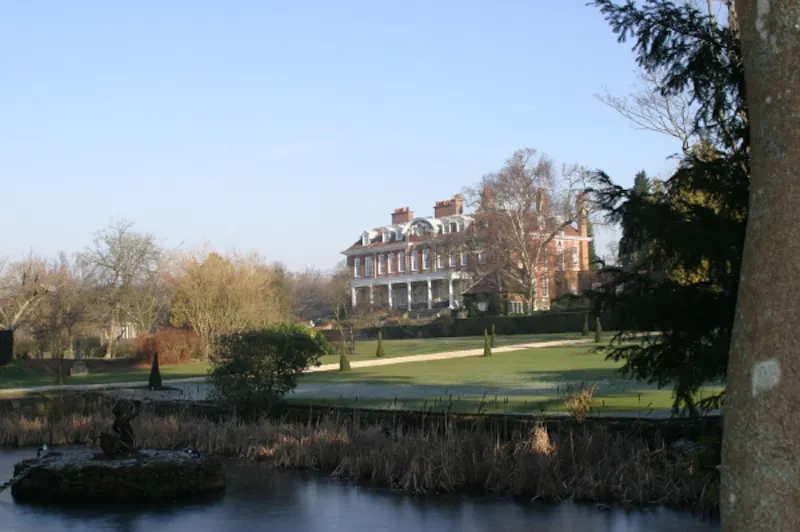 Extensive Heathfield estate, A1198 (photo 24)