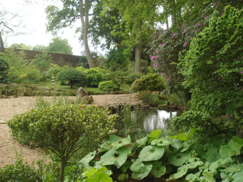 Garden at Extensive Heathfield estate, A1198 (photo 30)