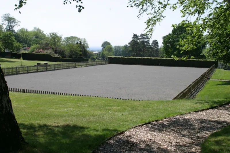Extensive Heathfield estate, A1198 (photo 32)