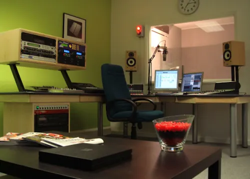Hammersmith radio station, Q40