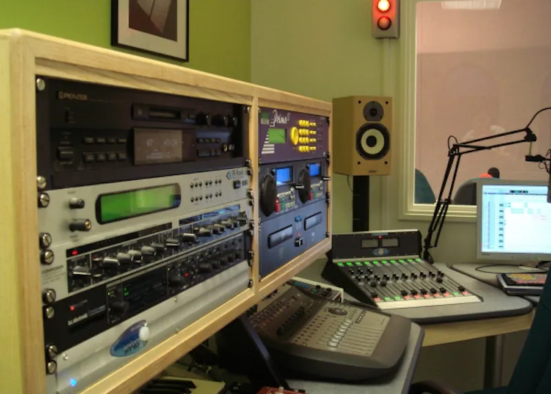 Hammersmith radio station, Q40 (photo 2)