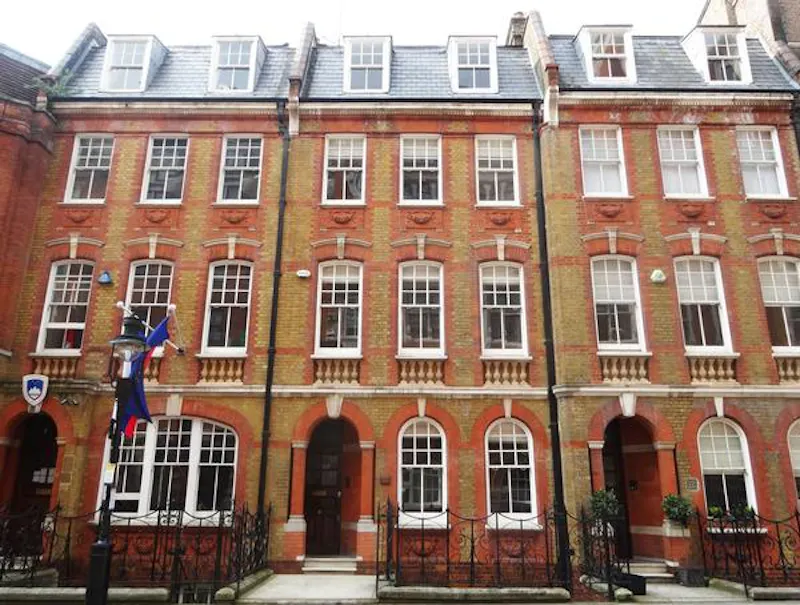 Gate at Westminster Victorian townhouse, B1501 (photo 50)
