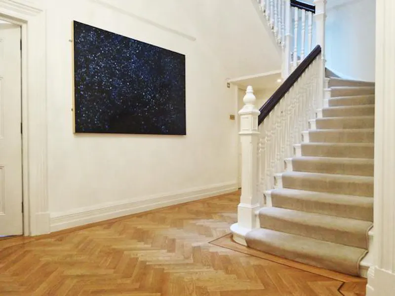 Entrance hall at Westminster Victorian townhouse, B1501 (photo 9)