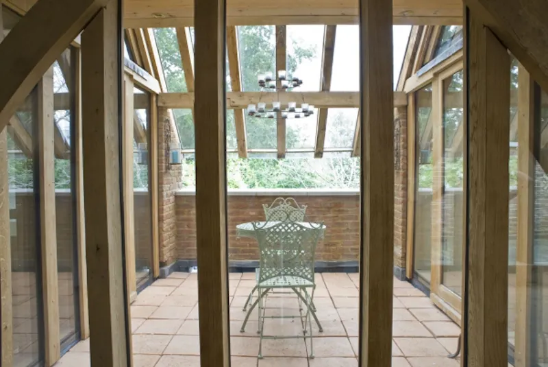 Conservatory at Film location D1991 in Surrey (photo 12)