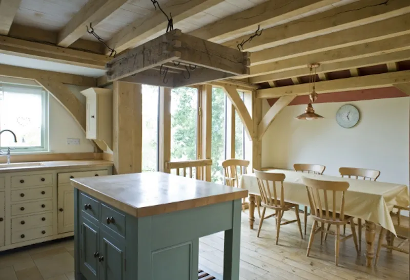 Kitchen at Film location D1991 in Surrey (photo 13)