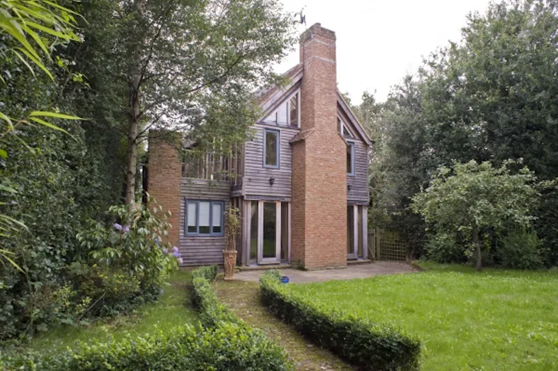 Film location D1991 in Surrey (photo 16)