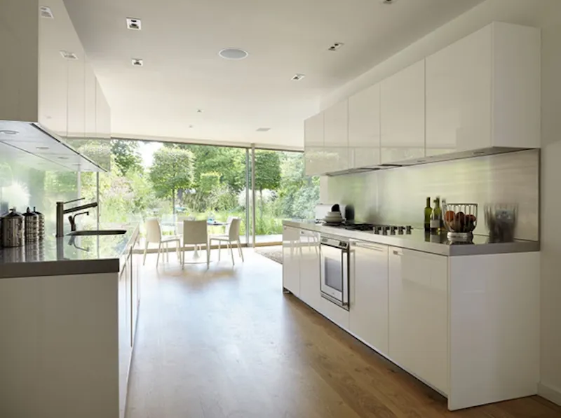 Kitchen at Spectacular Finchley house, D1992 (photo 5)