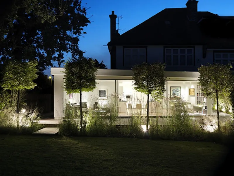 Garden at Spectacular Finchley house, D1992 (photo 15)