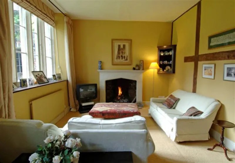 Living Room at Film location H111 in Wiltshire (photo 9)
