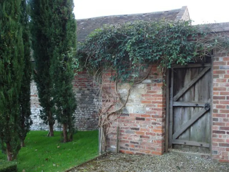 Film location H111 in Wiltshire (photo 21)